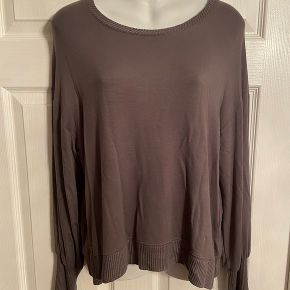 NWOT Splendid Eco Sweater- Super soft material in Olive Green - Picture 6 of 7